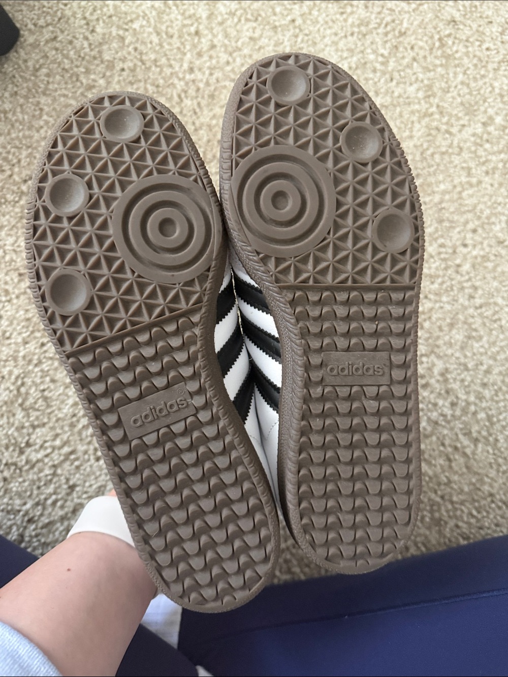 Classic Men's White and Black Sambas - Picture 5 of 6